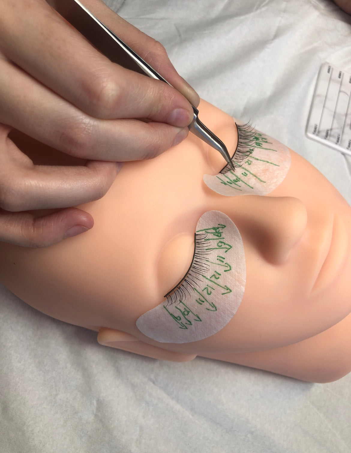 Classic Lash Extensions Course.